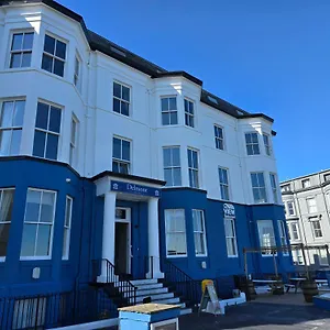 Delmont 3*, Scarborough United Kingdom